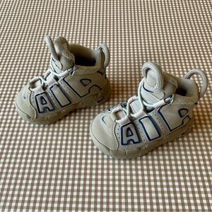 Nike Air More Uptempo Limestone Brown Spell Out
Logo Sneakers infant size 4 C